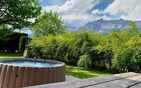 Appartement Avec Jacuzzi Dans Chalet Prive, Grande Terrasse, Parking Gratuit